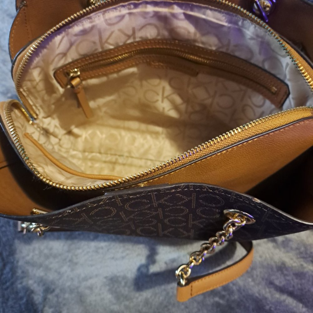 Purse - Picture 2 of 2